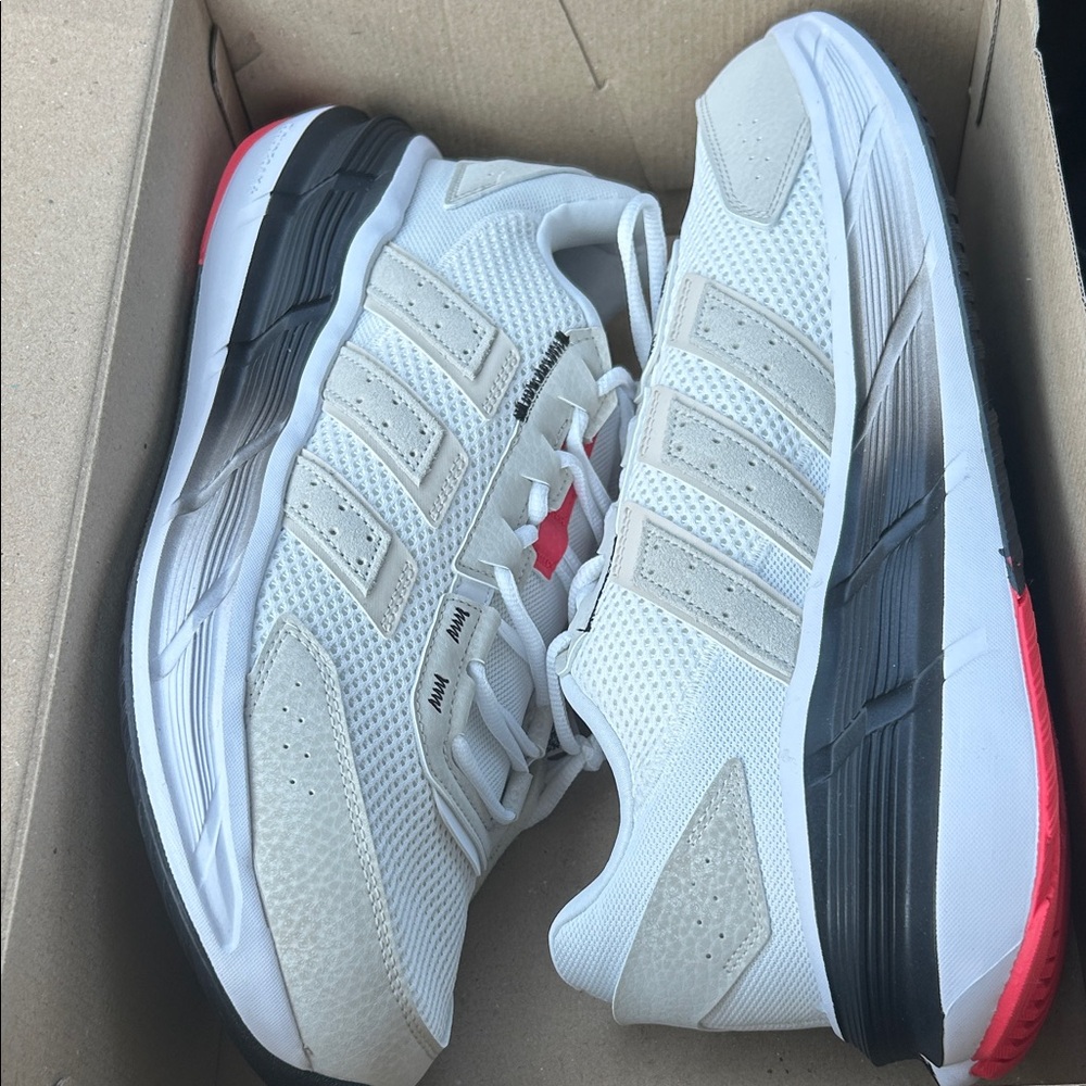 ADIDAS RED & WHITE ASTRASTAR SNEAKERS